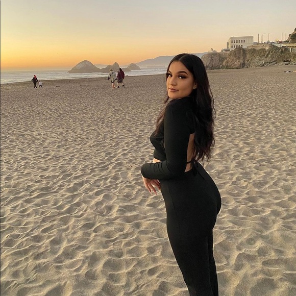 Meet your Posher, Janet - Picture 1 of 1